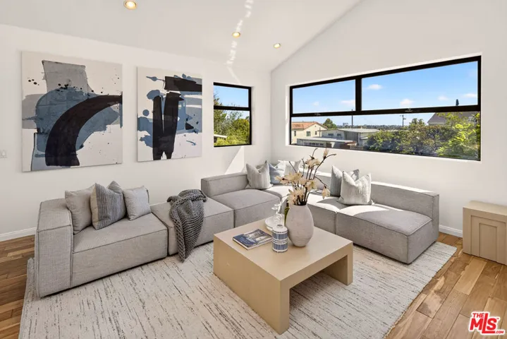 3470 Cabrillo Boulevard, Los Angeles, California 90066
