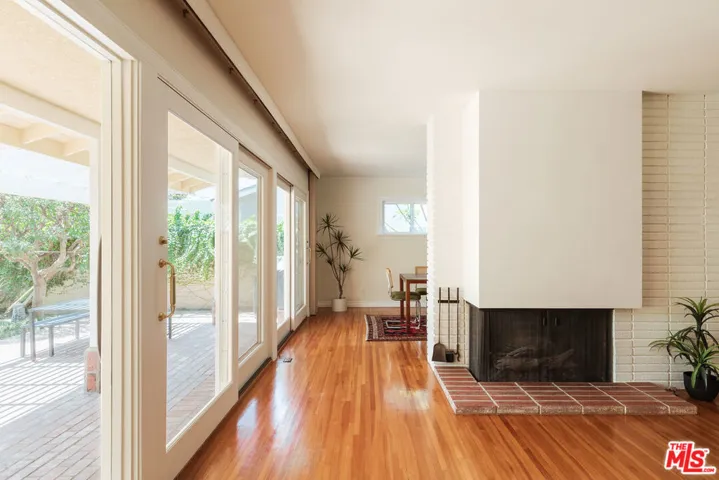 6880 E Lees Way, Long Beach, California 90815