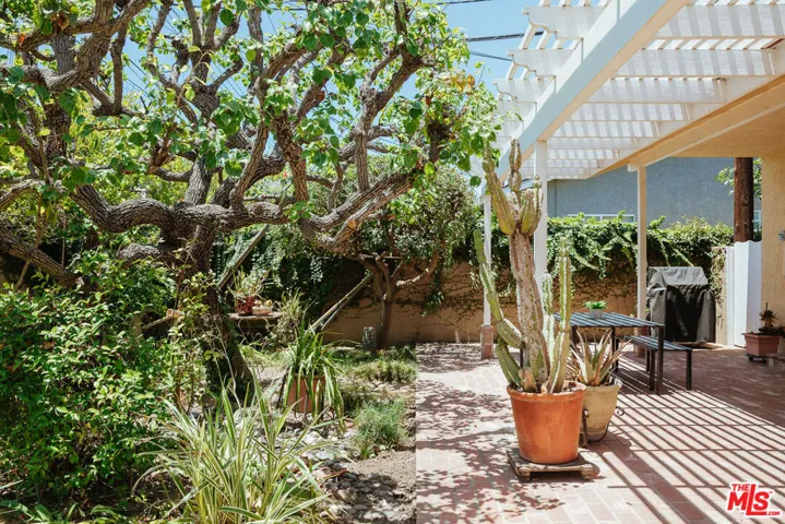 6880 E Lees Way, Long Beach, California 90815