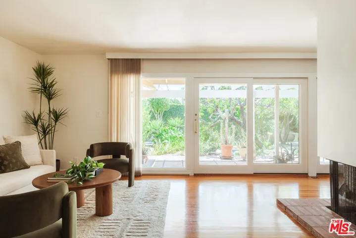 6880 E Lees Way, Long Beach, California 90815