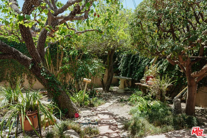 6880 E Lees Way, Long Beach, California 90815