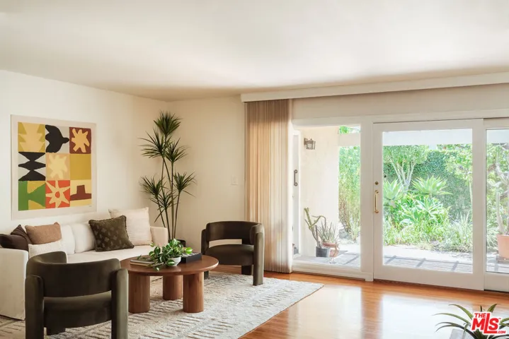 6880 E Lees Way, Long Beach, California 90815