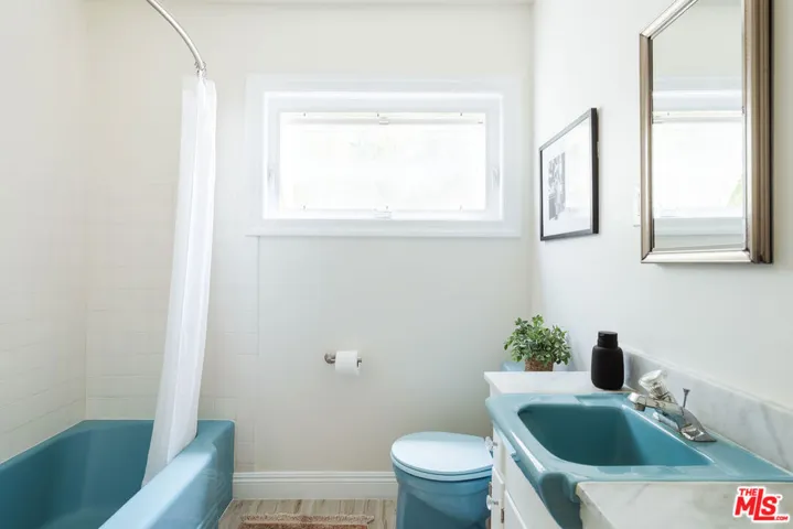 6880 E Lees Way, Long Beach, California 90815