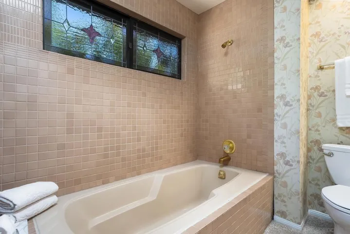 9522 Sage Hill Way, Escondido, California 92026
