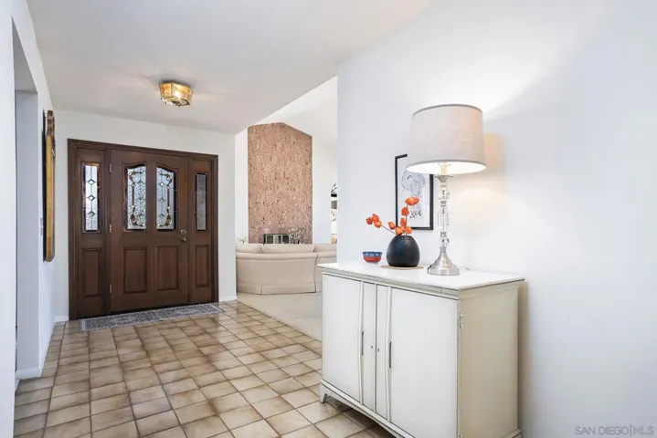 9522 Sage Hill Way, Escondido, California 92026