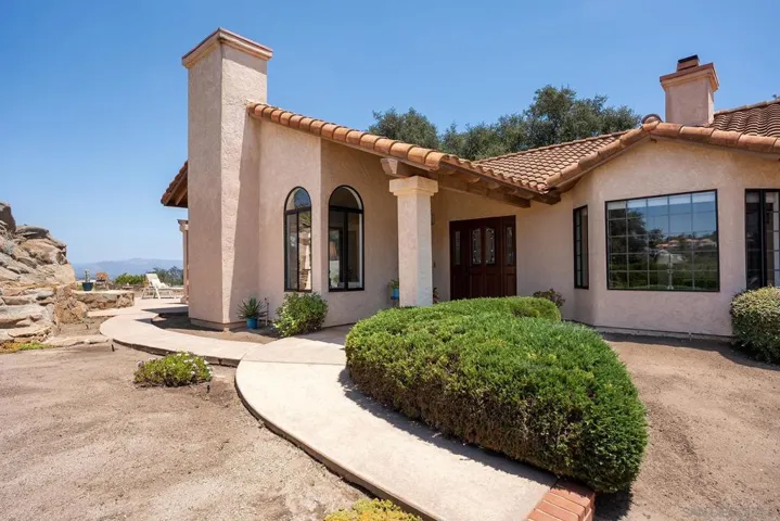 9522 Sage Hill Way, Escondido, California 92026