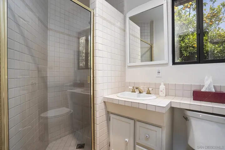9522 Sage Hill Way, Escondido, California 92026