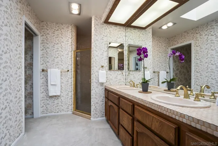 9522 Sage Hill Way, Escondido, California 92026