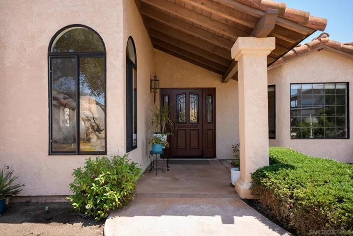 9522 Sage Hill Way, Escondido, California 92026