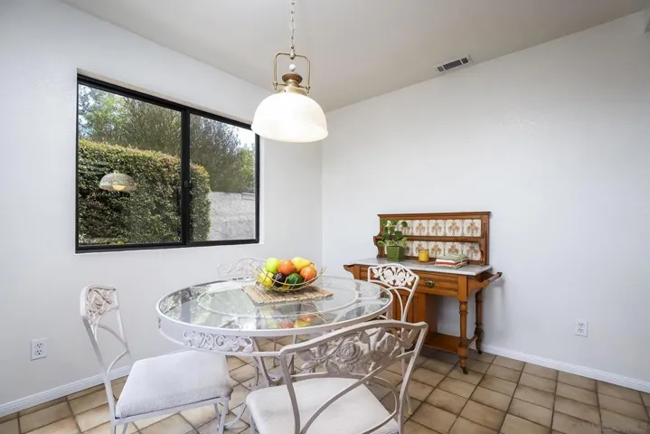 9522 Sage Hill Way, Escondido, California 92026
