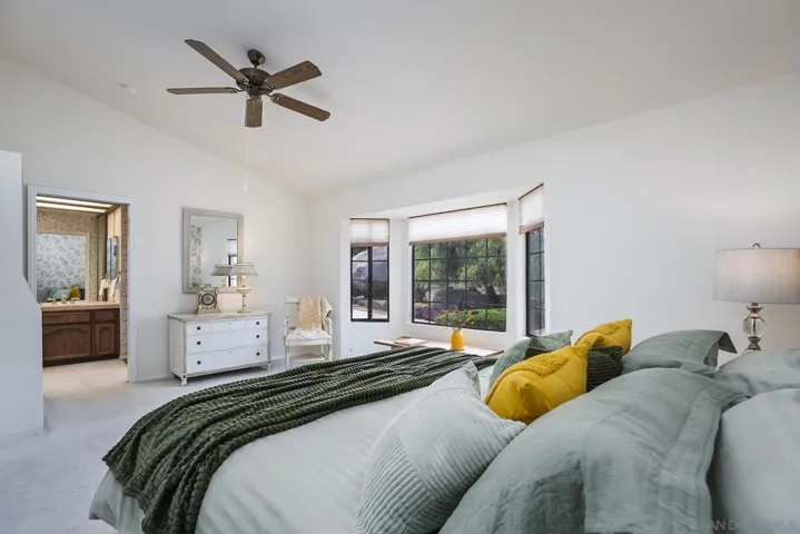9522 Sage Hill Way, Escondido, California 92026