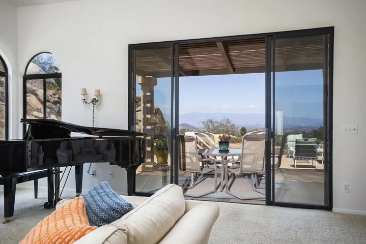 9522 Sage Hill Way, Escondido, California 92026