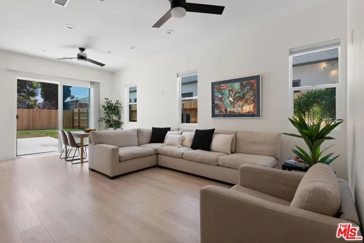 8910 W 25th Street, Los Angeles, California 90034