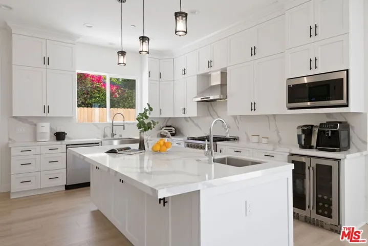 8910 W 25th Street, Los Angeles, California 90034