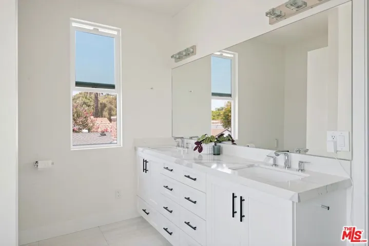 8910 W 25th Street, Los Angeles, California 90034