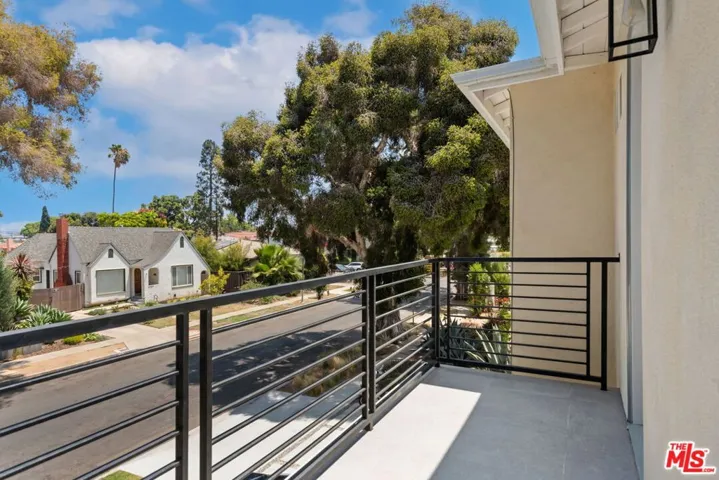 8910 W 25th Street, Los Angeles, California 90034