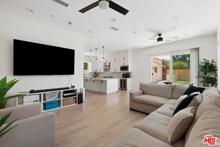8910 W 25th Street, Los Angeles, California 90034