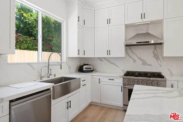 8910 W 25th Street, Los Angeles, California 90034