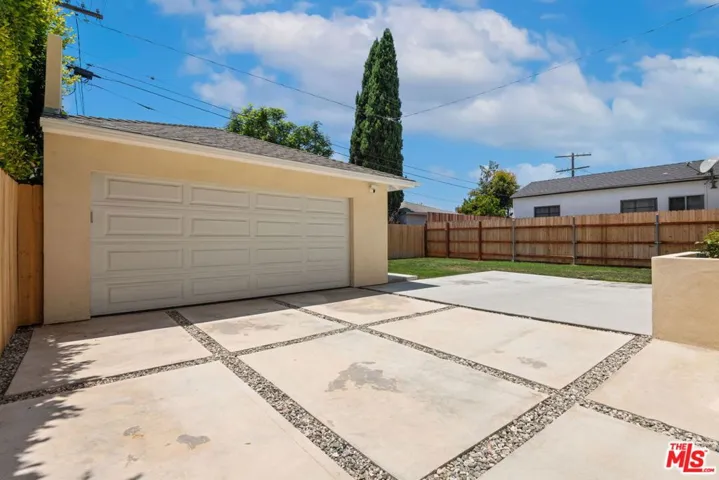 8910 W 25th Street, Los Angeles, California 90034