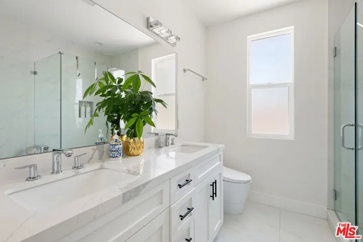 8910 W 25th Street, Los Angeles, California 90034