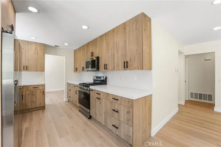 3328 Braemar, Corona, California 92882