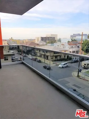 744 Hartford Avenue 205, Los Angeles, California 90017