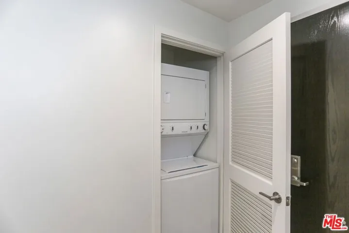 744 Hartford Avenue 205, Los Angeles, California 90017