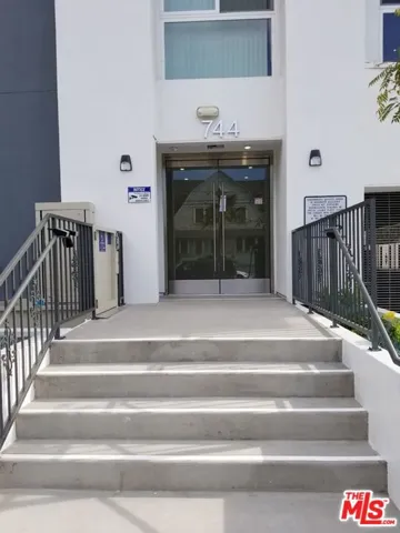 744 Hartford Avenue 205, Los Angeles, California 90017
