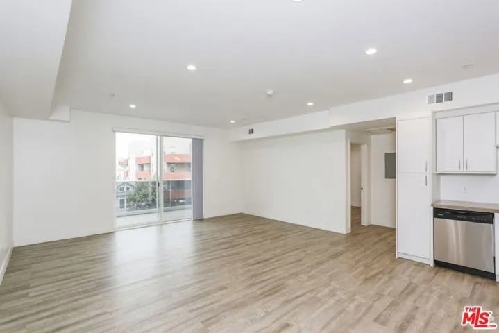 744 Hartford Avenue 205, Los Angeles, California 90017