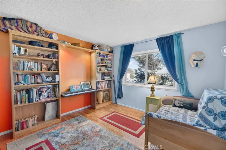 16021 Wells Fargo, Lake Los Angeles, California 93591