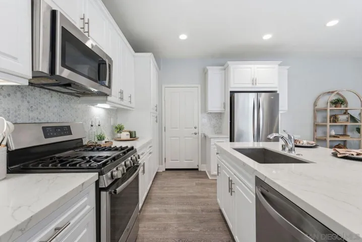 1063 Sea Glass, San Diego, California 92154