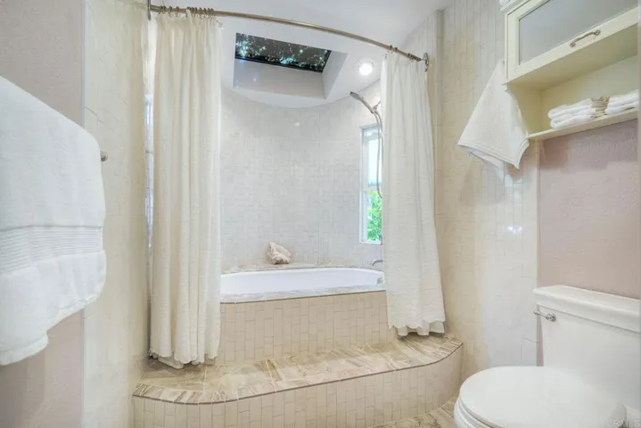 519 Quail Gardens Drive, Encinitas, California 92024