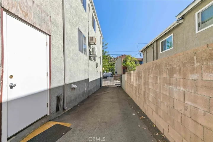 7137 Greeley Street 4, Tujunga, California 91042