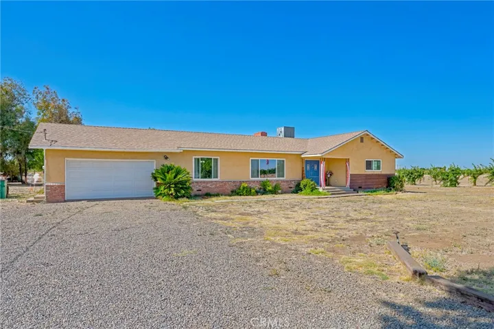 11215 E Childs Avenue, Le Grand, California 95333
