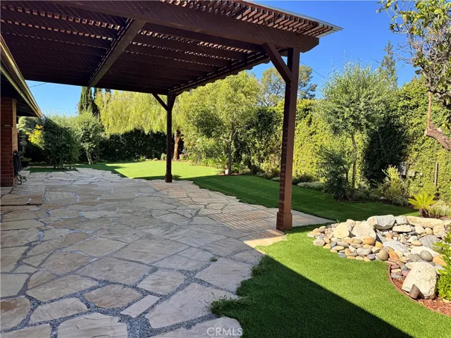 4935 Ocean View Boulevard, La Canada Flintridge, California 91011