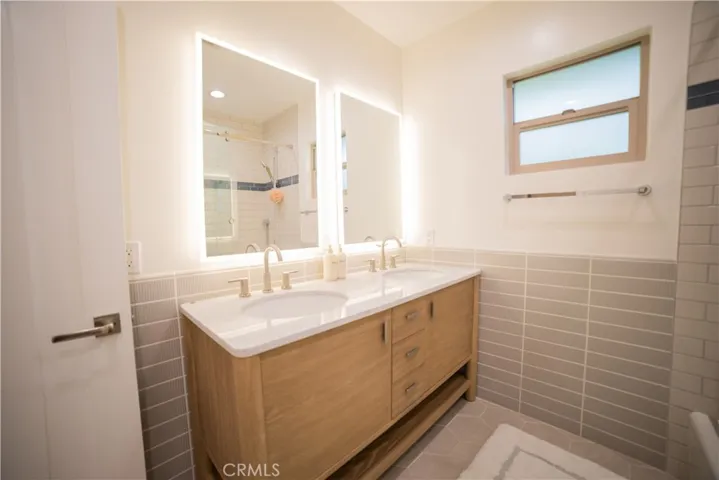 4935 Ocean View Boulevard, La Canada Flintridge, California 91011