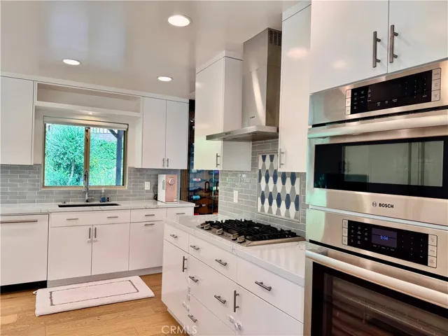 4935 Ocean View Boulevard, La Canada Flintridge, California 91011