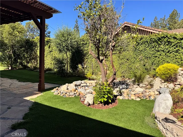 4935 Ocean View Boulevard, La Canada Flintridge, California 91011