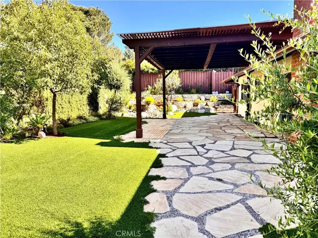 4935 Ocean View Boulevard, La Canada Flintridge, California 91011