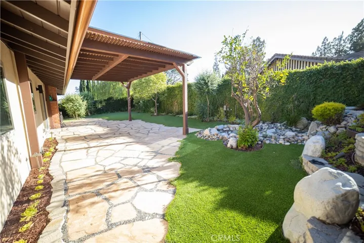 4935 Ocean View Boulevard, La Canada Flintridge, California 91011