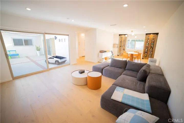 4935 Ocean View Boulevard, La Canada Flintridge, California 91011