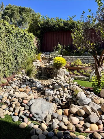 4935 Ocean View Boulevard, La Canada Flintridge, California 91011