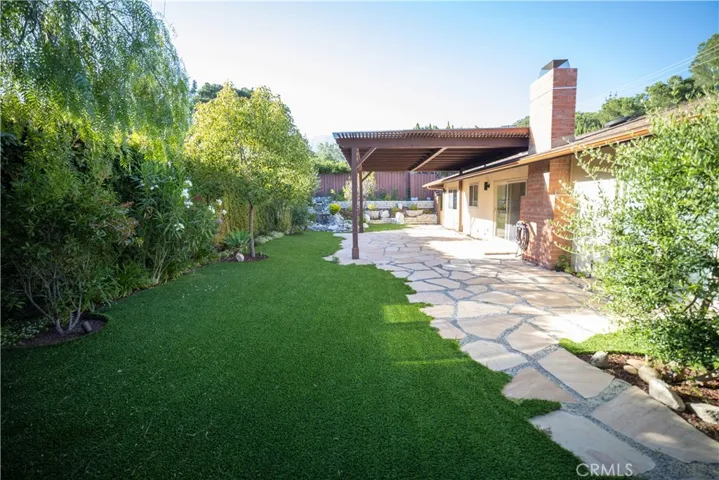 4935 Ocean View Boulevard, La Canada Flintridge, California 91011