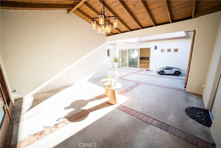 4935 Ocean View Boulevard, La Canada Flintridge, California 91011