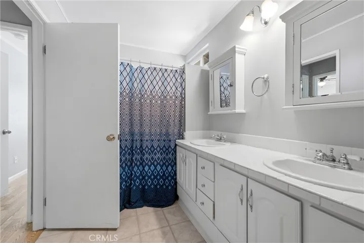 2543 Lawrence Avenue, Lancaster, California 93536