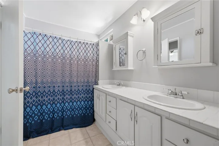 2543 Lawrence Avenue, Lancaster, California 93536