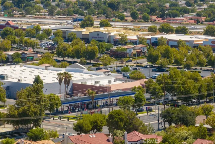 2543 Lawrence Avenue, Lancaster, California 93536