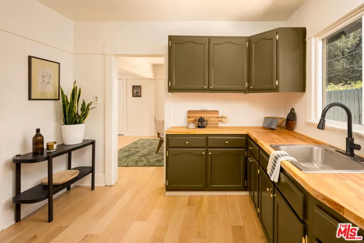 814 N Madison Avenue, Pasadena, California 91104