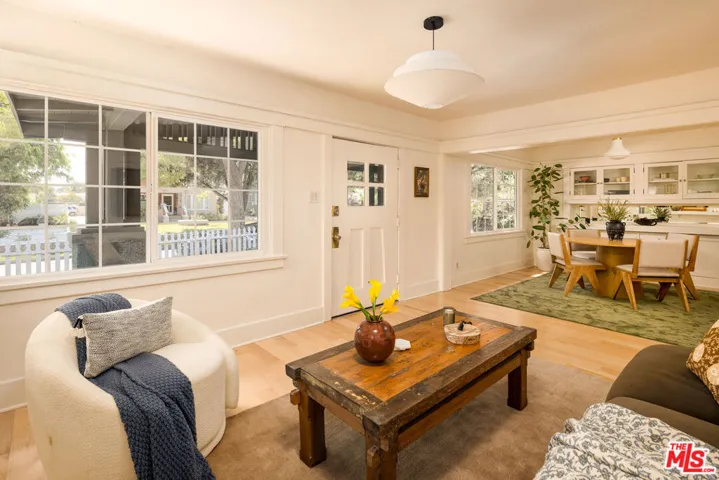 814 N Madison Avenue, Pasadena, California 91104