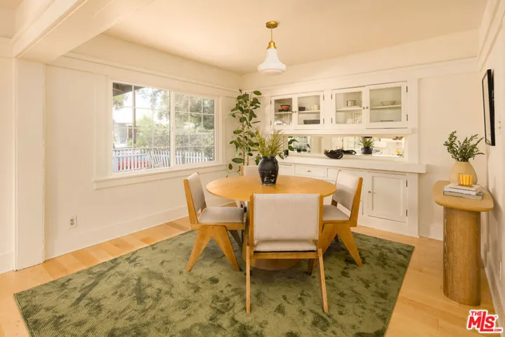 814 N Madison Avenue, Pasadena, California 91104